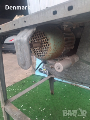 Настолен циркуляр , снимка 3 - Други инструменти - 54083793