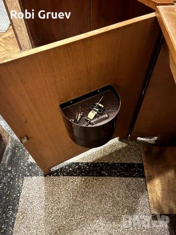 Оригинална крачна шевна машина Union в дървен шкаф, снимка 8 - Шевни машини - 53023897