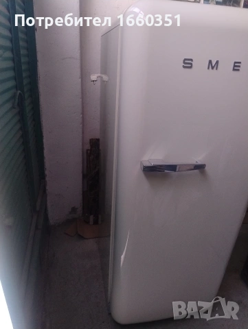 Хладилник SMEG, снимка 4 - Хладилници - 54239359