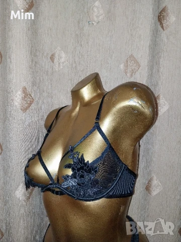 70 В Черен сутиен с бродирано цвете, снимка 2 - Бельо - 51398980