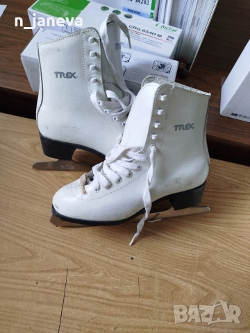 кънки за фигурно пързаляне