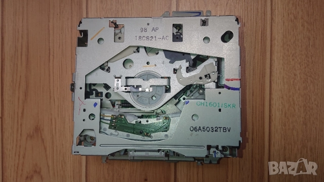Работещ CD механизъм за CD 6000 за форд. , снимка 2 - Аксесоари и консумативи - 52519050