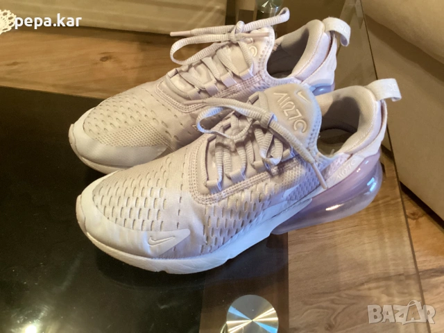 Сникърс и NIKE AIR MAX № 38 с камера