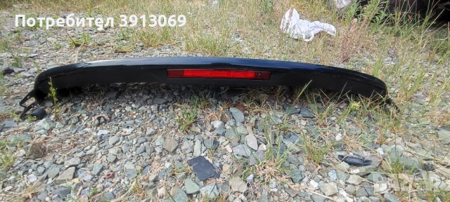 Продавам оригинален заден спойлер с трети стоп за Рено Каптюр 2013г 