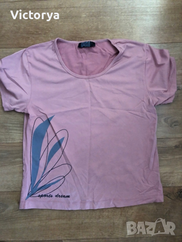 Дамска тениска, снимка 1 - Тениски - 45023678