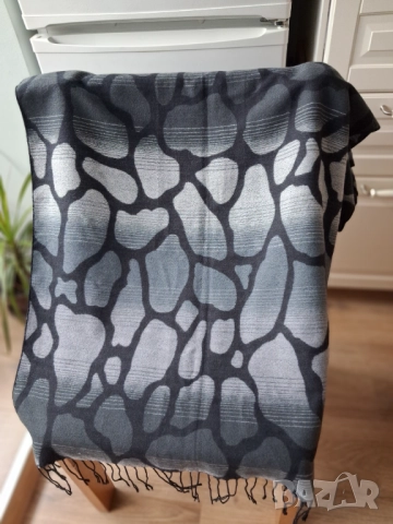 Дамски шал, снимка 3 - Шалове - 52317547