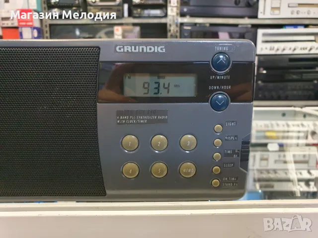 Радио Grundig Ocean Boy 340  В перфектно техническо и много добро визуално състояние. Работи на ток , снимка 4 - Радиокасетофони, транзистори - 48881178