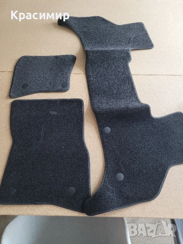 Стелки Land Rover Defender 2024г.Чисто НОВИ Мокетени Оригинални , снимка 3 - Аксесоари и консумативи - 53251359