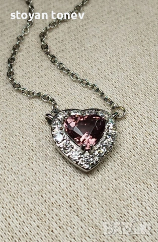 „Магично сърце“ – Ръчно изработено бижу с истинска магия в центъра!