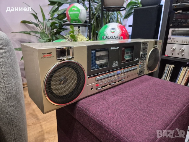 Японски радиокасетофон Sharp QT-89HG с много добър външен вид и отличен технически, снимка 2 - Радиокасетофони, транзистори - 53942833
