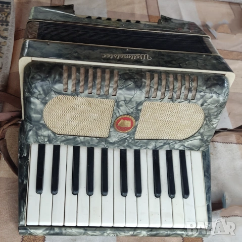 Винтидж акордеон Weltmeister, 12 баса работещ, снимка 3 - Акордеони - 54249561