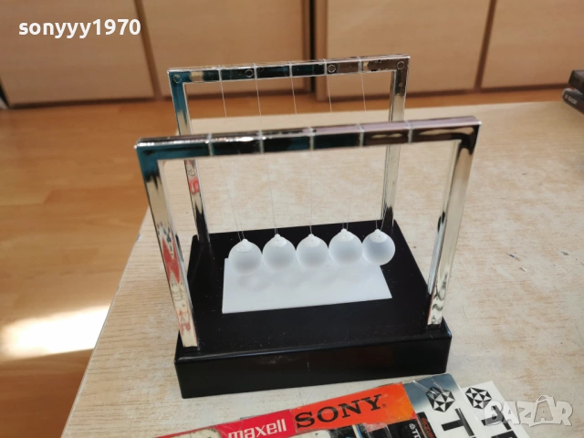 Перпетуум-мобиле с лед подсветка-НЮТОН ЛЮЛКА 15Х15Х11СМ 1501261733, снимка 17 - Колекции - 53112288