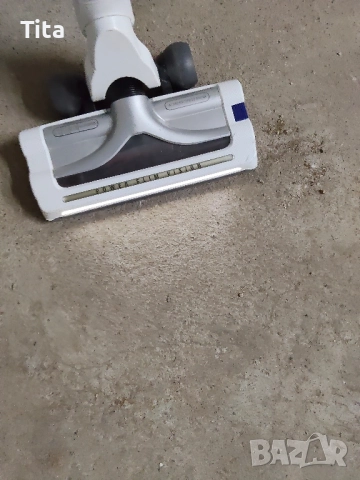 Вертикална прахосмукачка Rowenta, снимка 3 - Прахосмукачки - 51864998