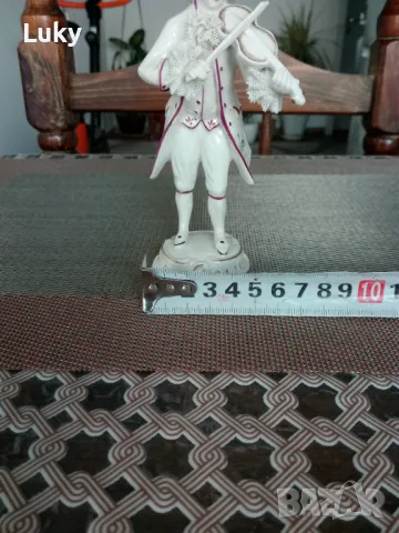 Прекрасна статуетка-Порцелан., снимка 6 - Статуетки - 50228595