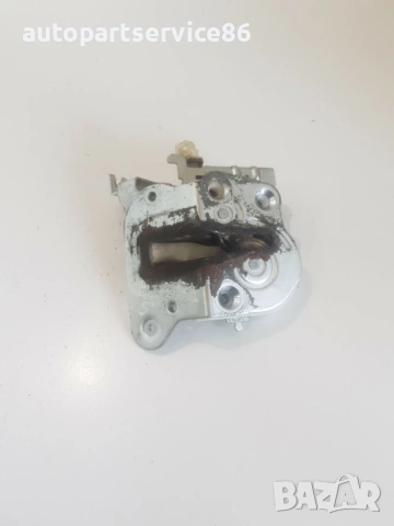 Заключващ механизъм за задна лява врата за Mazda 5 2.0D (2007)