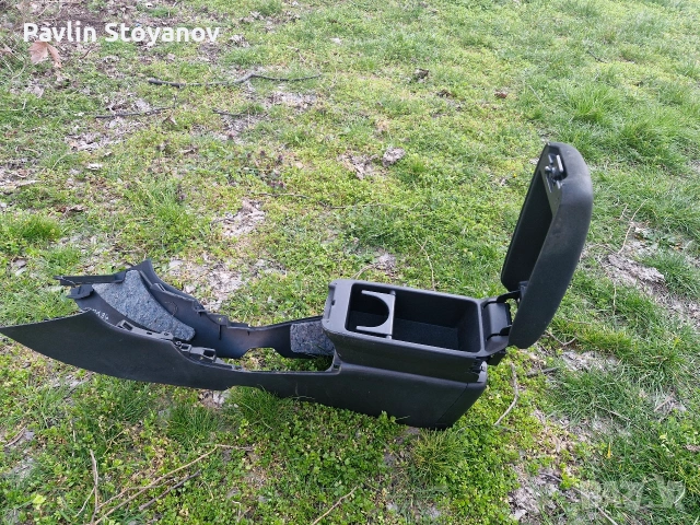 Подлакътник за Toyota avensis T25 || 2003-2006 