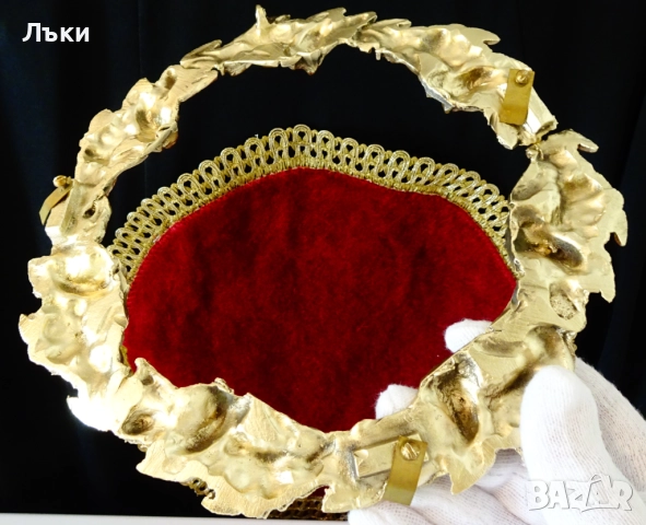 Бронзов венец,бронзова рамка с релефни цветя. , снимка 3 - Антикварни и старинни предмети - 52228046