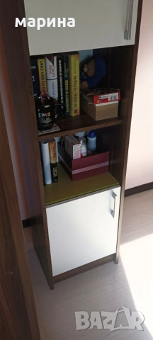 Висок шкаф и нощно шкафче