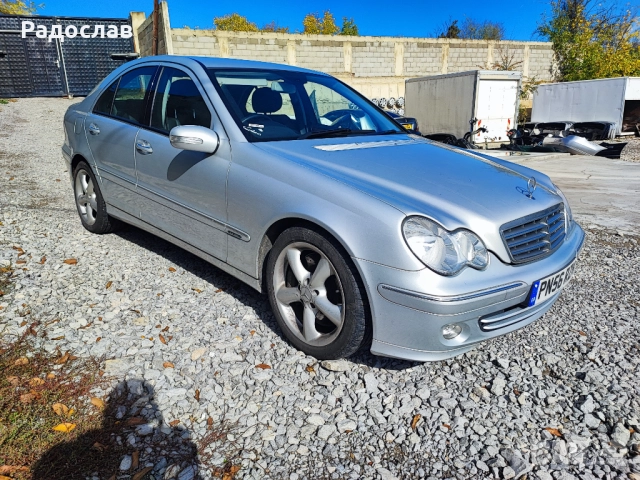 Мерцедес C 220 CDI 150 коня W203 На Части, снимка 2 - Автомобили и джипове - 52251212
