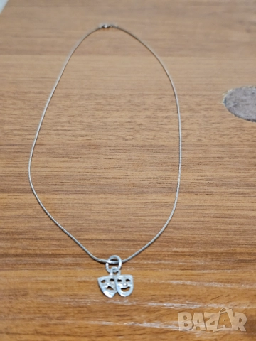 Сребърен Талисман  с маски за комедия и трагедия  защото просто животът е сълзи и смях., снимка 2 - Колиета, медальони, синджири - 52352712