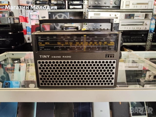 Радио ITT TINY 109 В отлично техническо и визуално състояние.