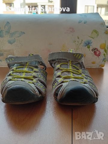 Детски сандали - номер 34 и подарък маратонки , снимка 3 - Детски обувки - 46022886