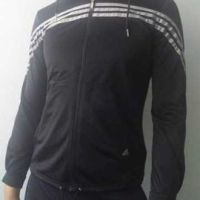 Черно горнище Adidas в отлично състояние (М) 100% полиестер, снимка 1 - Спортни дрехи, екипи - 45466922