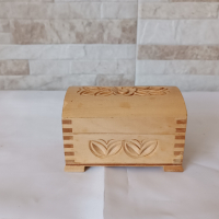Стара дървена кутия с форма на сандък - пирография - Българска, снимка 2 - Антикварни и старинни предмети - 44970735