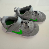 Детски маратонки Nike Revolution 6, снимка 2 - Бебешки обувки - 45026393