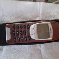 Телефон Nokia 6210 със зарядна станция от mercedes, снимка 1 - Nokia - 45927082