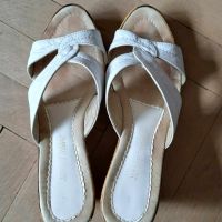 Продавам дамски чехли на платформа от естествена кожа на Пещера!, снимка 1 - Чехли - 46203559