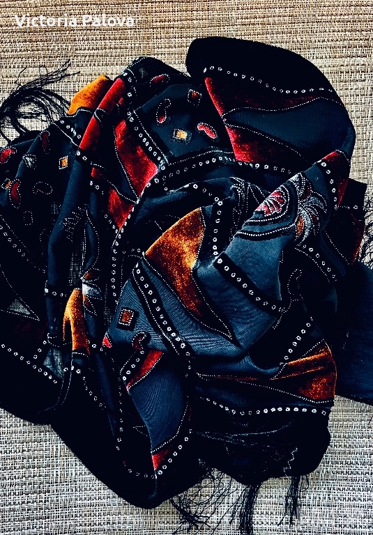 Луксозен дизайнерски шал от коприна и кадифена вискоза - истинско бижу, снимка 1