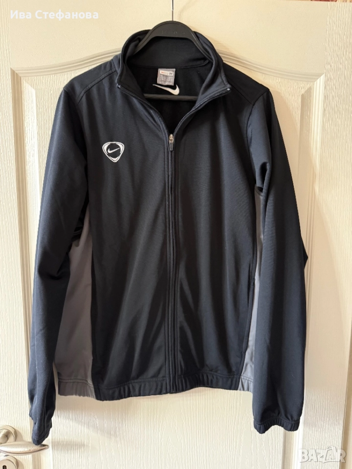 Ново дамско спортно 100% оригинално горнище Nike nike, снимка 1