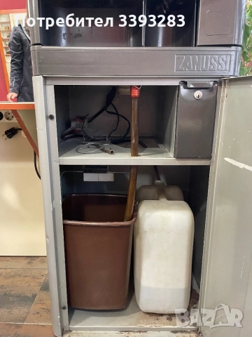 Zanussi Vending машина, снимка 2 - Други машини и части - 51891637