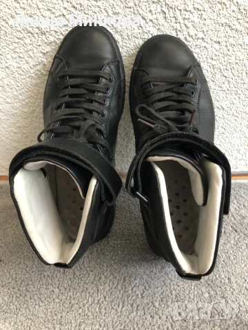 Дамски кецове Hugo Boss, естествена кожа, снимка 9 - Кецове - 51235616