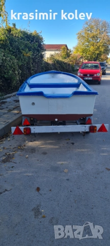 Пласмасова лодка с колесар, снимка 3 - Воден транспорт - 52239275