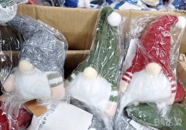 Коледна плюшена играчка Гном с шапка 25см