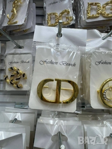 висококачествени брошки от медицинска стомана Gucci jadore , снимка 2 - Други - 52093093