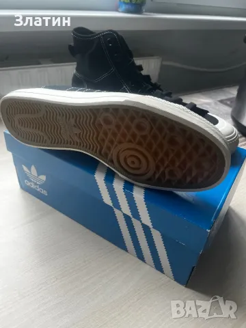 Кецове adidas 44 номер, снимка 3 - Кецове - 47219099