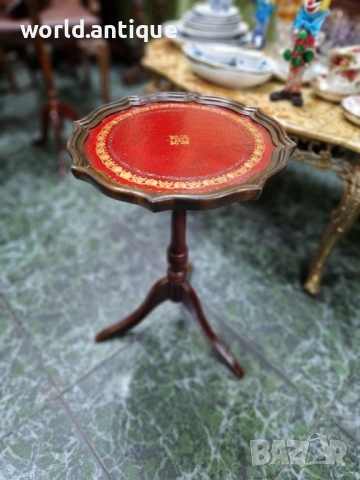 Страхотна антикварна английска помощна масичка 