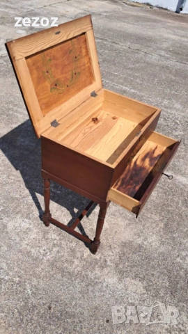 Ретро кутия на крака шведска, снимка 5 - Шкафове - 54120742
