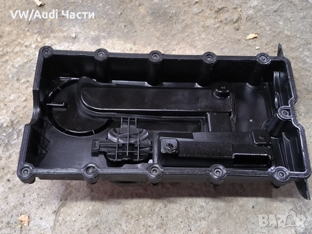 Капак клапани двигател за Голф 5 Ауди А3 Пасат VW Golf 5 Audi A3 8P Passat Touran 2.0TDI 03G103469N, снимка 2 - Части - 52514302