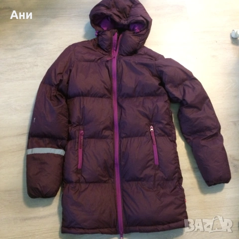 Дълго топло вишнаво яке.