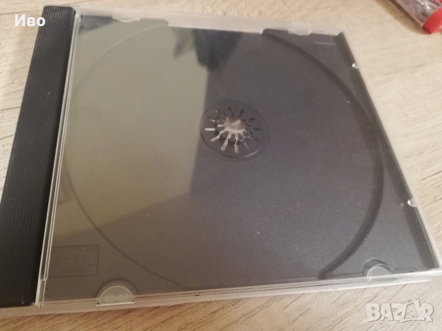кутийки + стойки за дискове, снимка 2 - CD дискове - 44979608