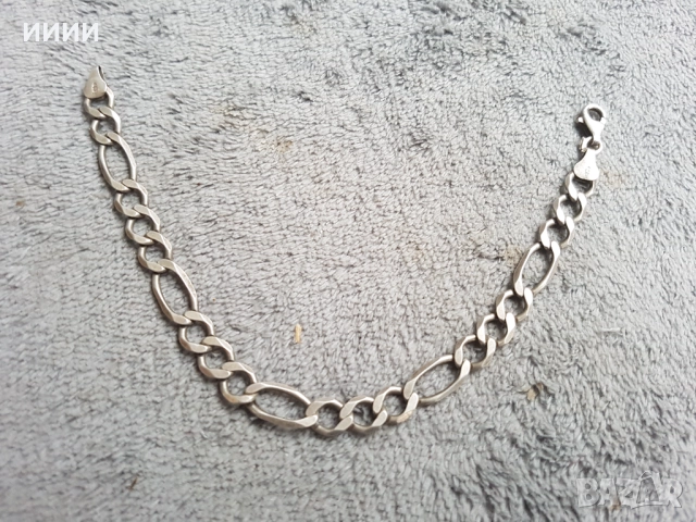 Сребърна гривна картие