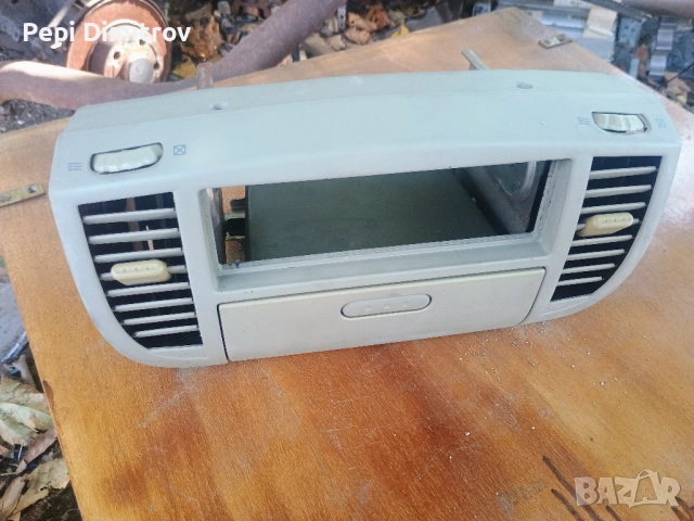 Централни въздуховоди Nissan Micra III Hatchback (01.2003 - 06.2010), снимка 2 - Части - 51706210