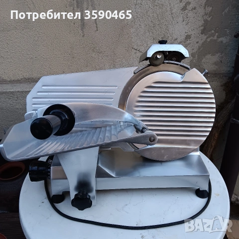 Слайс машина колбасорезачка, снимка 2 - Обзавеждане на кухня - 53786749