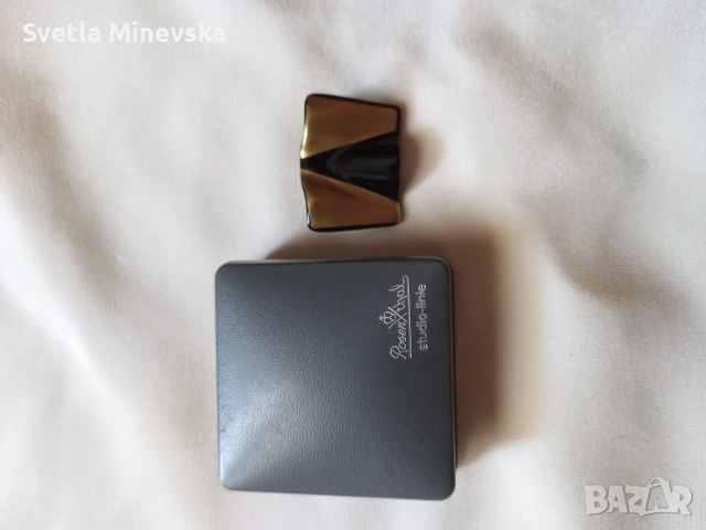 Порцеланова брошка Розентал, подписана от художника Йохан ван Луун, 1970 година , снимка 2 - Антикварни и старинни предмети - 53166982