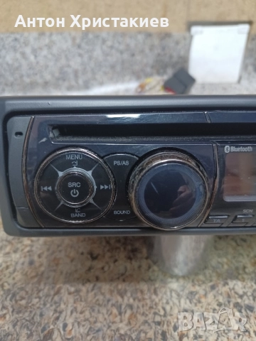 Продавам СД Clarion CZ301E