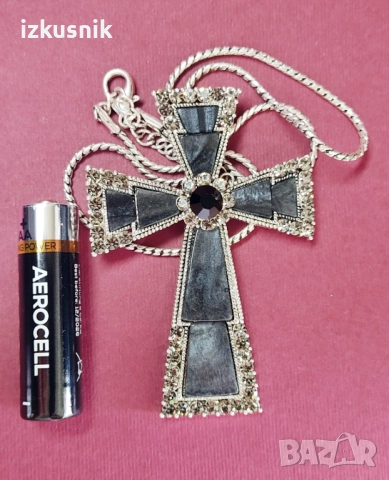 Голям стоманен кръст с оникс и кристали, снимка 5 - Други ценни предмети - 51465277